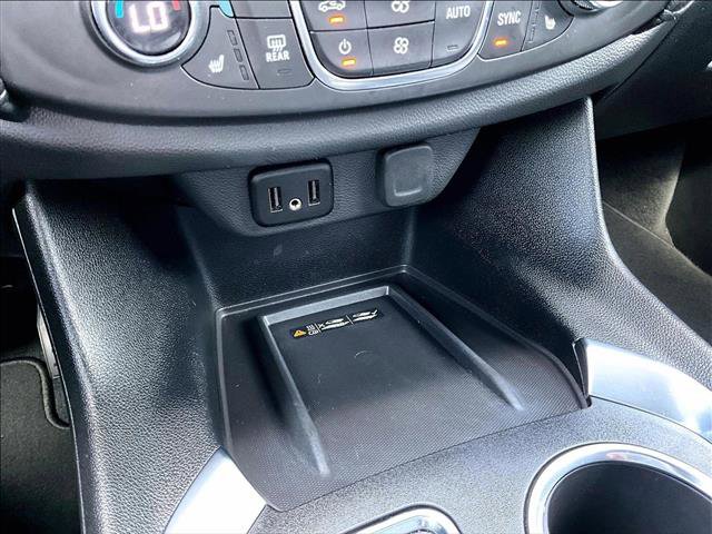 Used 2023 Chevrolet Traverse LT FWD image 26