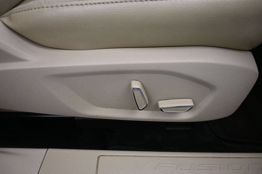 Used 2015 Ford Fusion SE w/ Equipment Group 502A FWD image 39