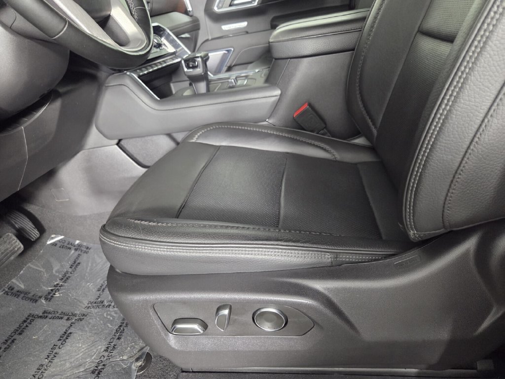 Used 2024 GMC Sierra 1500 Denali w/ Technology Package RWD image 12