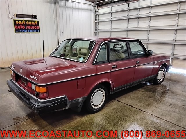 Used 1989 Volvo 240 DL RWD image 3