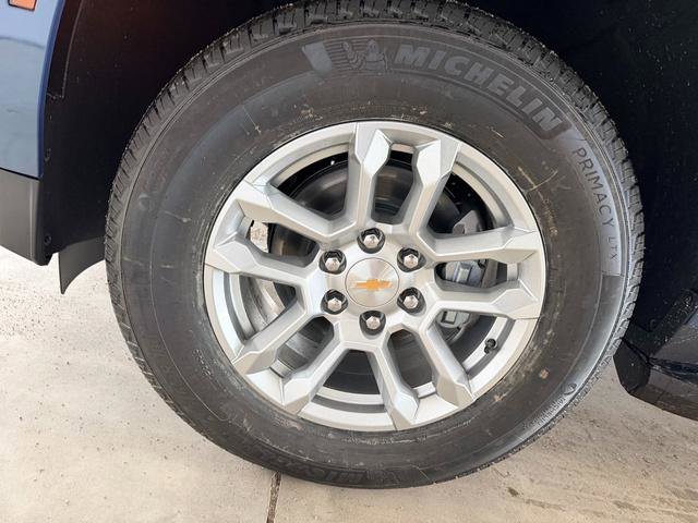 New 2026 Chevrolet Suburban LT image 12