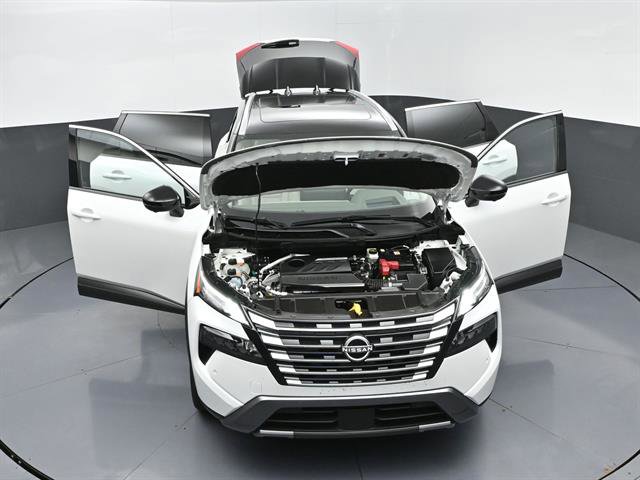 Used 2025 Nissan Rogue SL w/ Tech Package AWD/4WD image 47