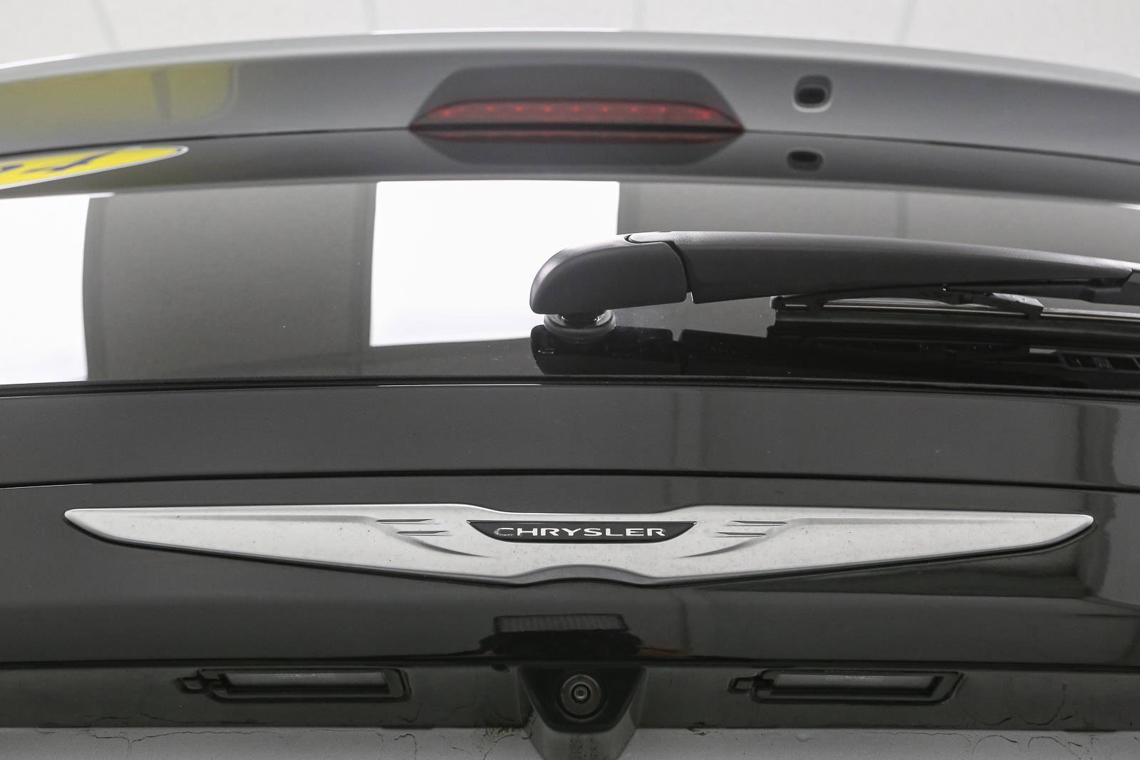 Used 2024 Chrysler Voyager LX image 11