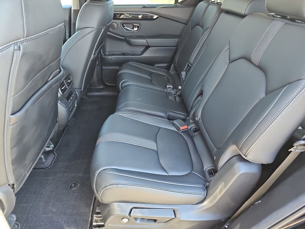 Used 2025 Honda Pilot Touring image 15