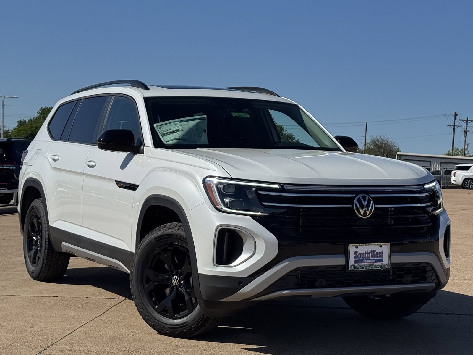 New 2026 Volkswagen Atlas Peak Edition AWD/4WD image 2