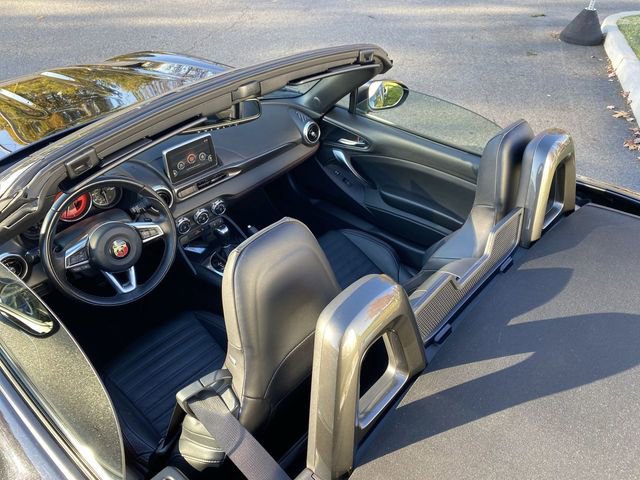 Used 2018 FIAT 124 Spider Abarth w/ Convenience Group RWD image 23
