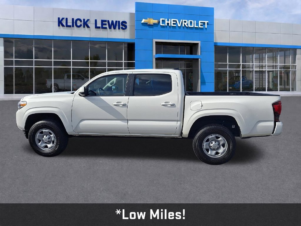 Used 2022 Toyota Tacoma SR w/ SR Convenience Package RWD image 9