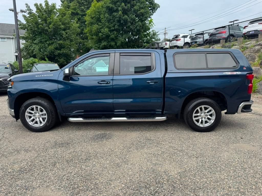 Used 2021 Chevrolet Silverado 1500 LT AWD/4WD image 3