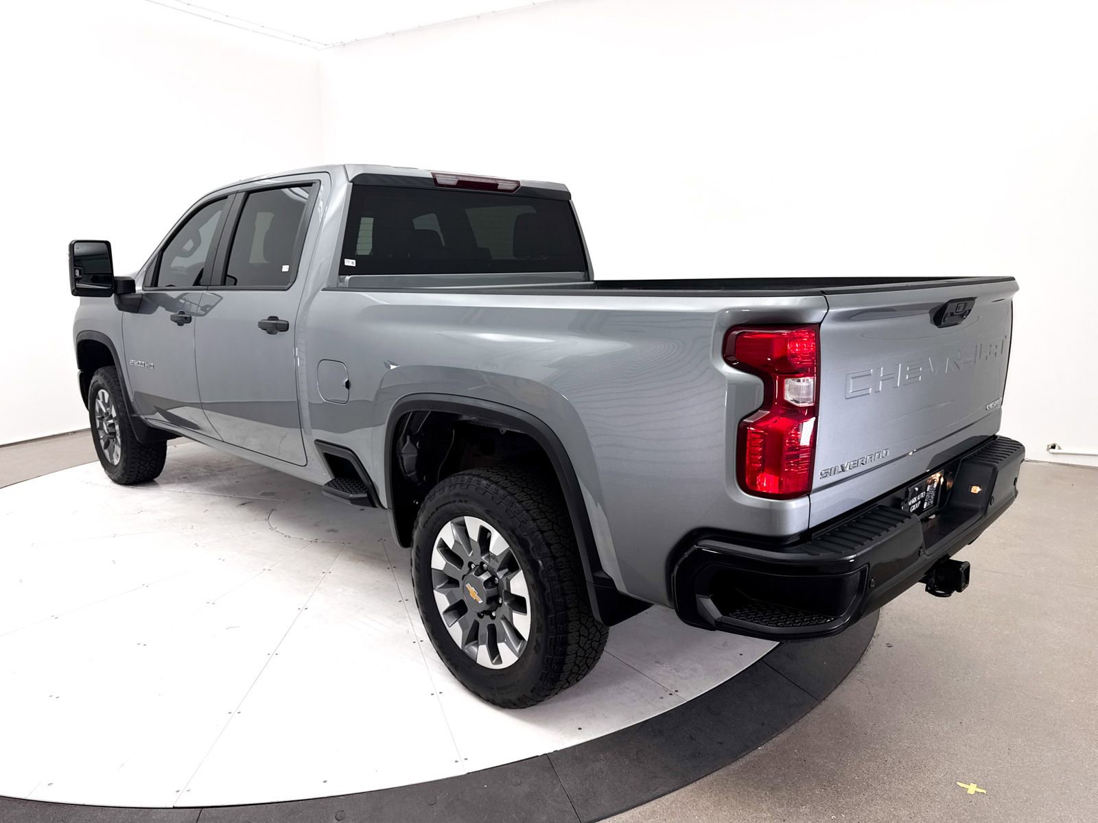 Used 2024 Chevrolet Silverado 2500 Custom w/ Custom Value Package AWD/4WD image 14