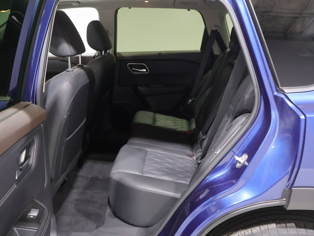Used 2023 Nissan Rogue Platinum w/ Platinum Premium Package AWD/4WD image 18