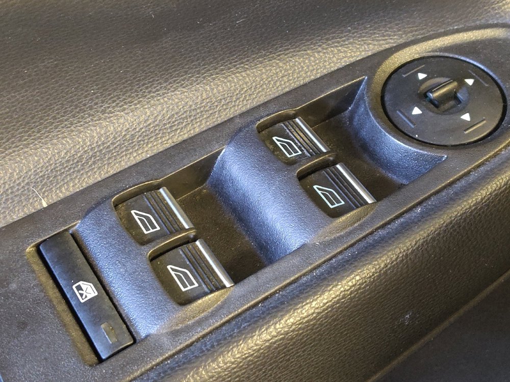 Used 2017 Ford Escape Titanium image 27