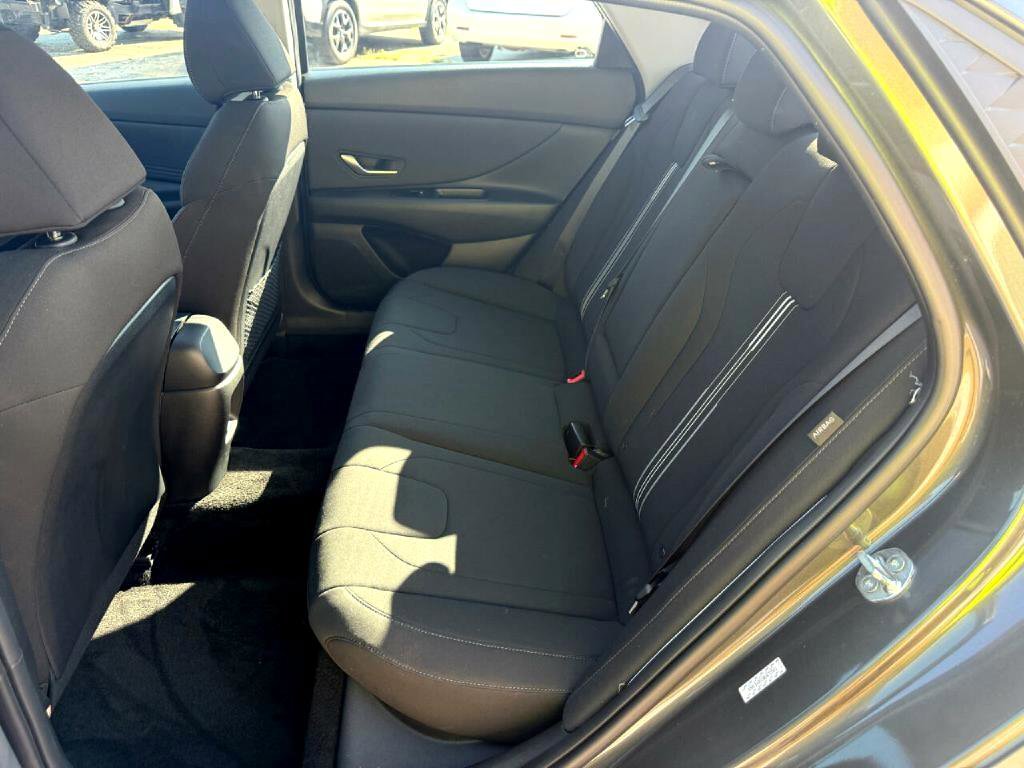 Used 2024 Hyundai Elantra SEL w/ Convenience Package image 5
