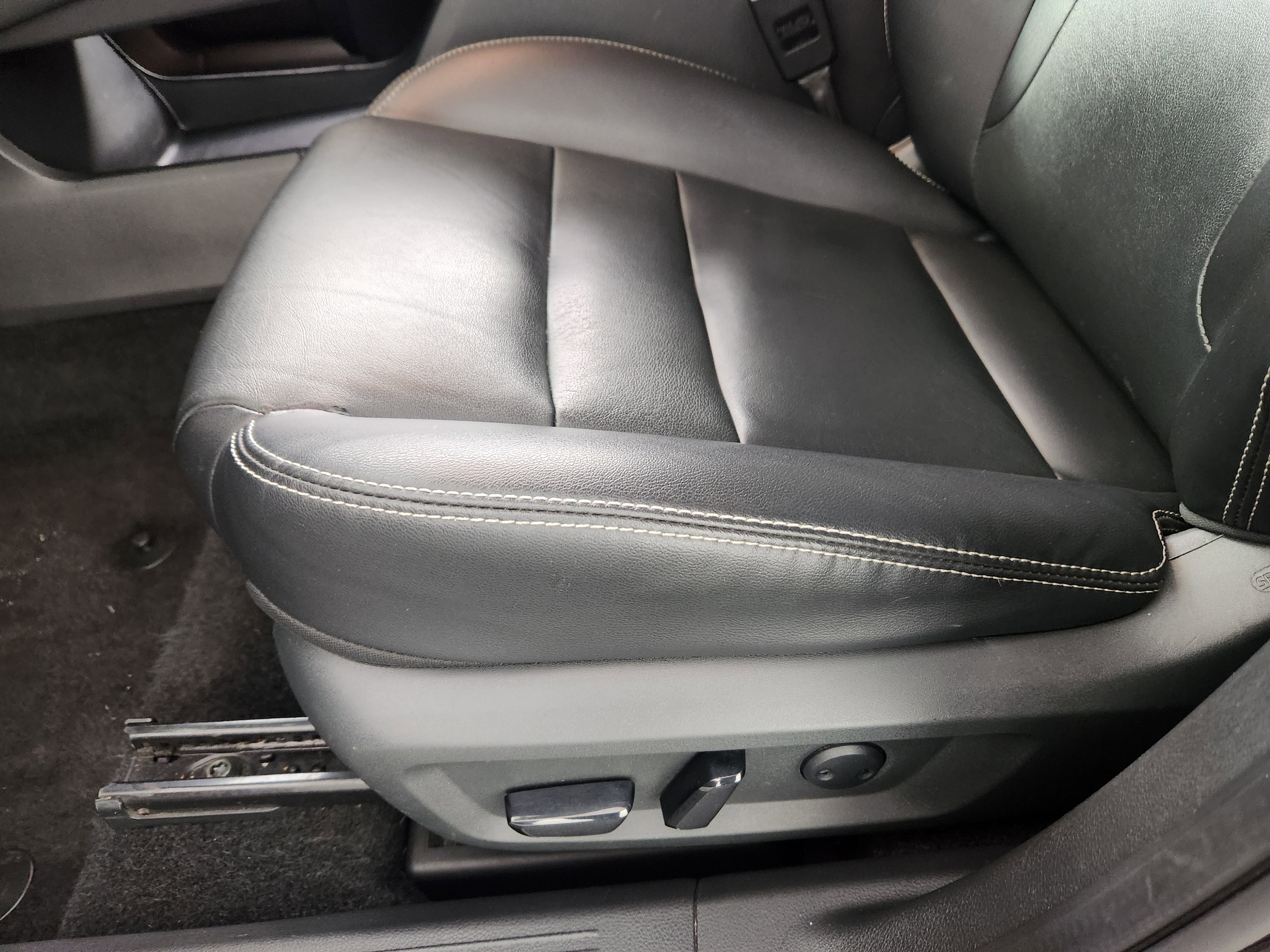 Used 2023 Nissan Rogue SL w/ SL Premium Package image 13