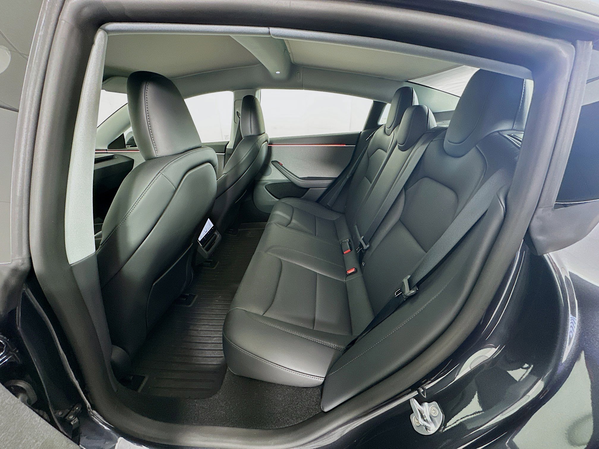 Used 2025 Tesla Model 3 Long Range image 26