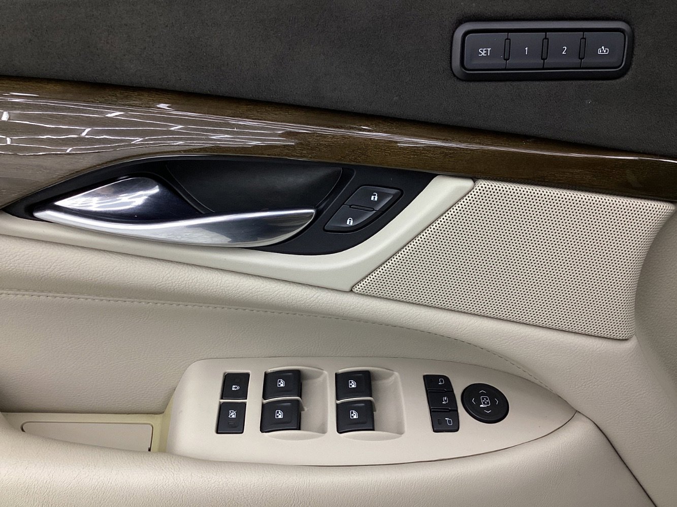 Used 2020 Cadillac Escalade Luxury image 37