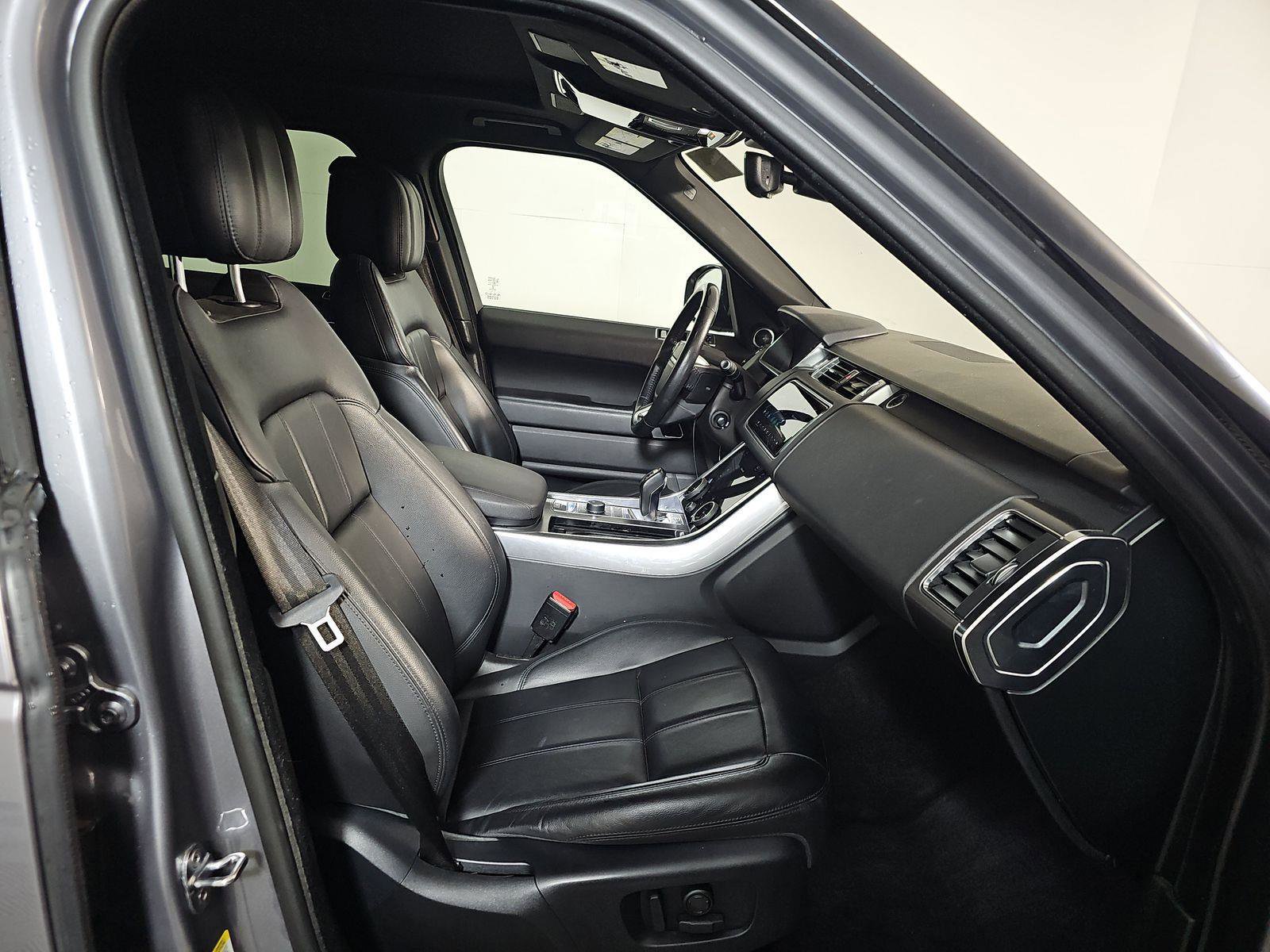 Used 2020 Land Rover Range Rover Sport SE image 10