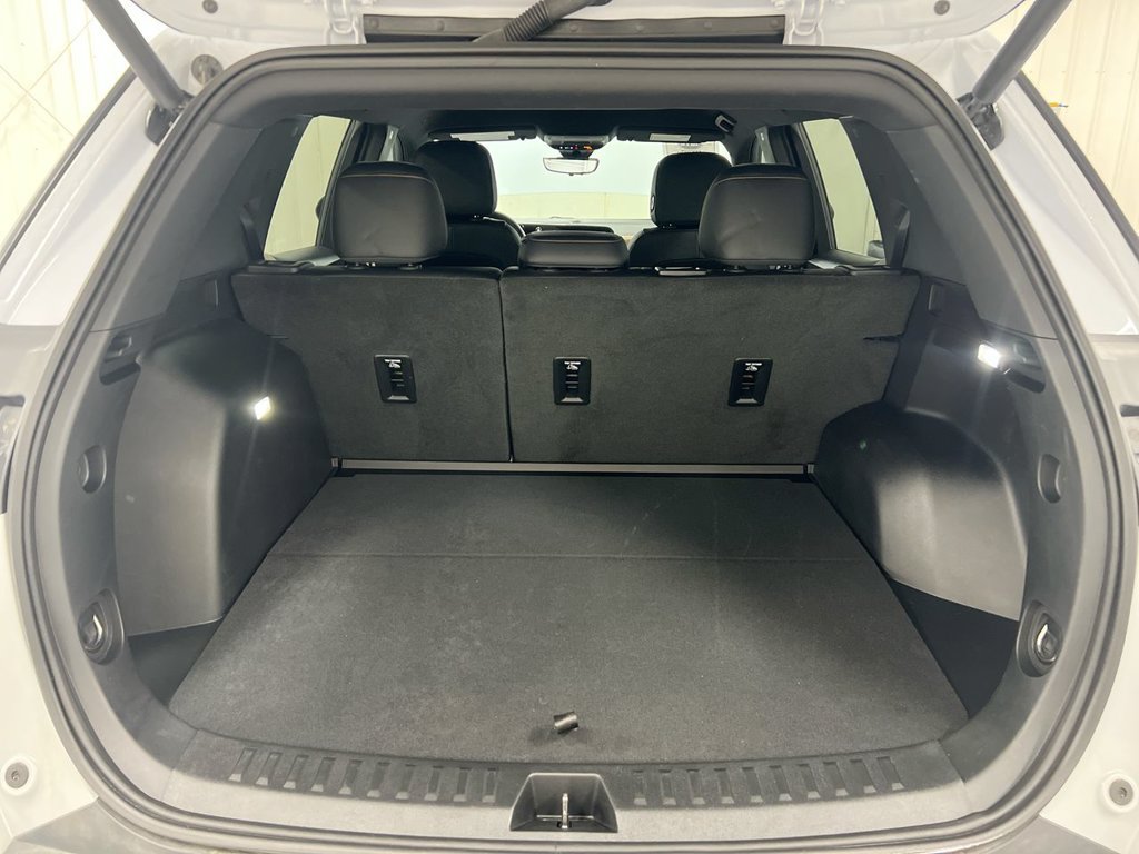 Used 2026 Chevrolet Equinox ACTIV w/ Safety and Technology Package AWD/4WD image 24