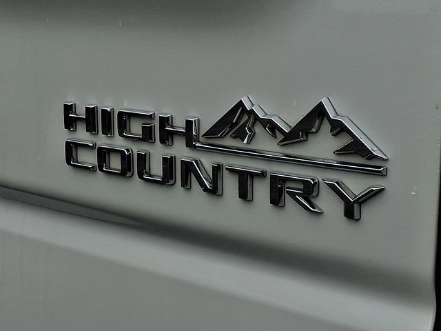 Used 2022 Chevrolet Silverado 1500 High Country w/ Technology Package AWD/4WD image 32