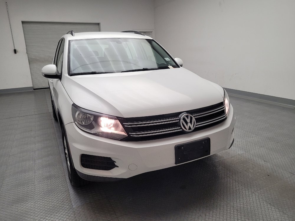 Used 2016 Volkswagen Tiguan S image 14