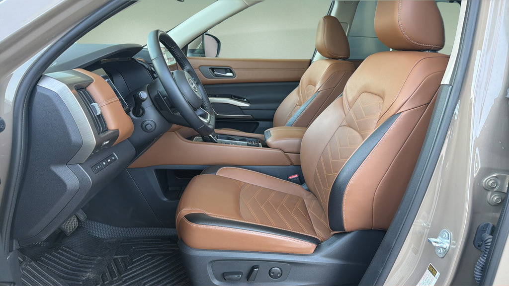 Certified 2024 Nissan Pathfinder Platinum AWD/4WD image 25