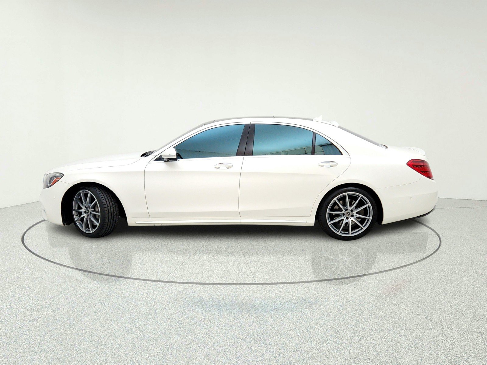 Used 2018 Mercedes-Benz S 560 Sedan image 14