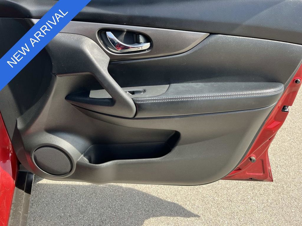 Used 2015 Nissan Rogue S AWD/4WD image 22