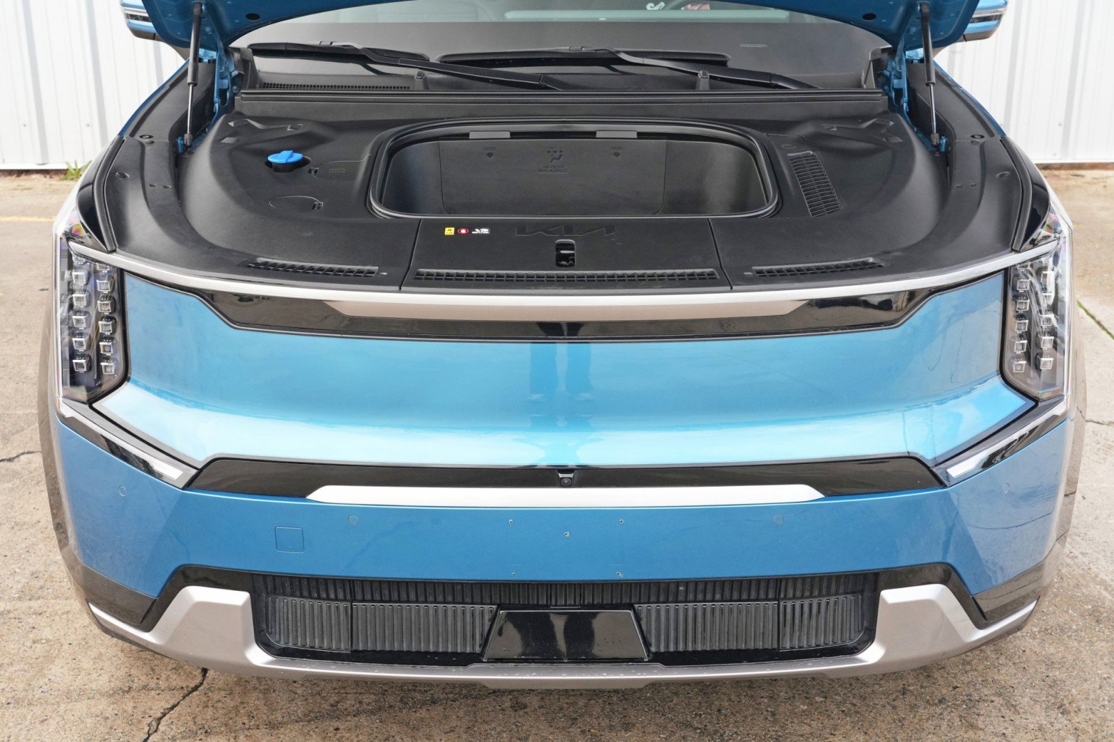 Used 2024 Kia EV9 Land image 8