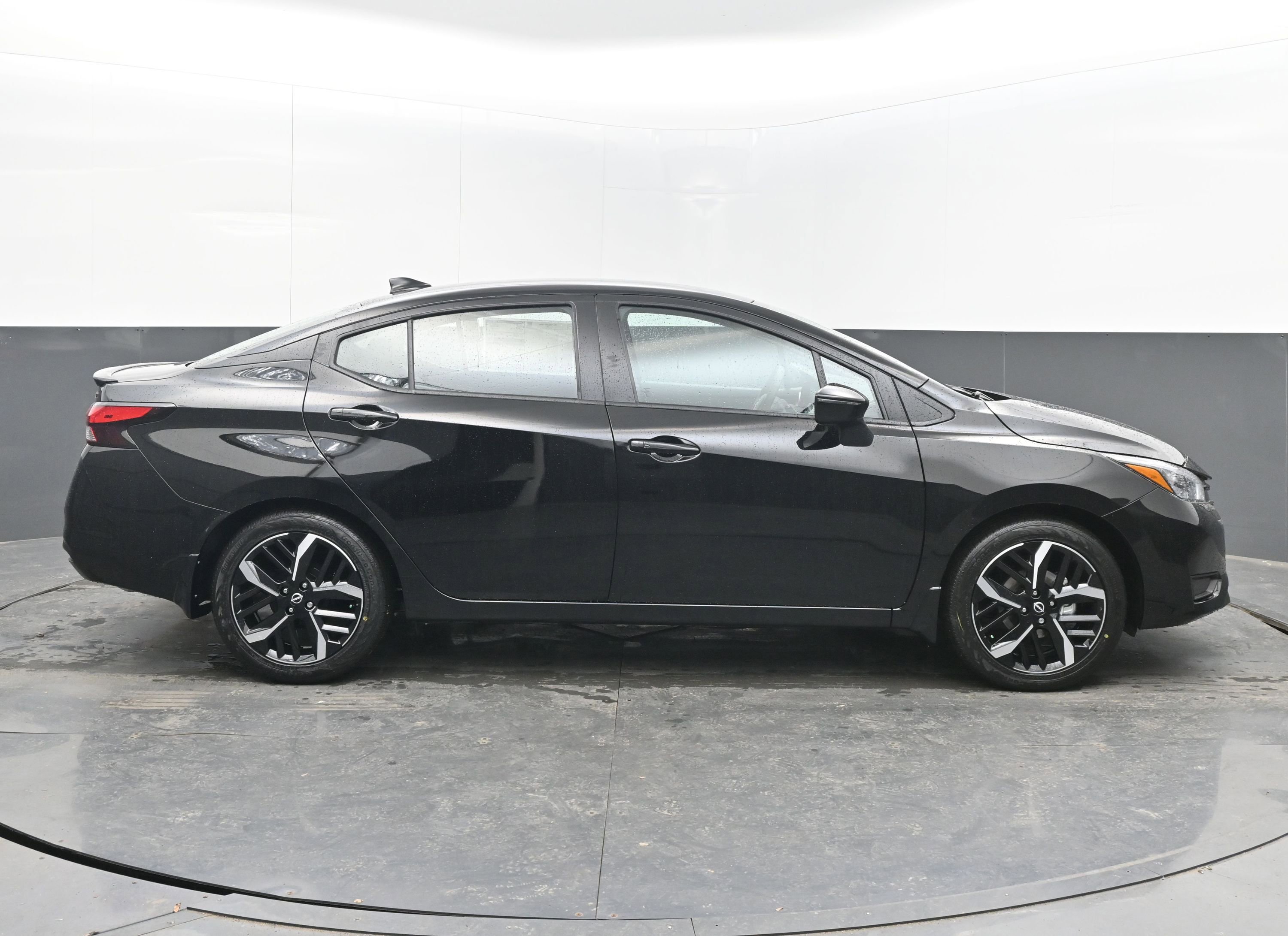 New 2025 Nissan Versa SR image 8