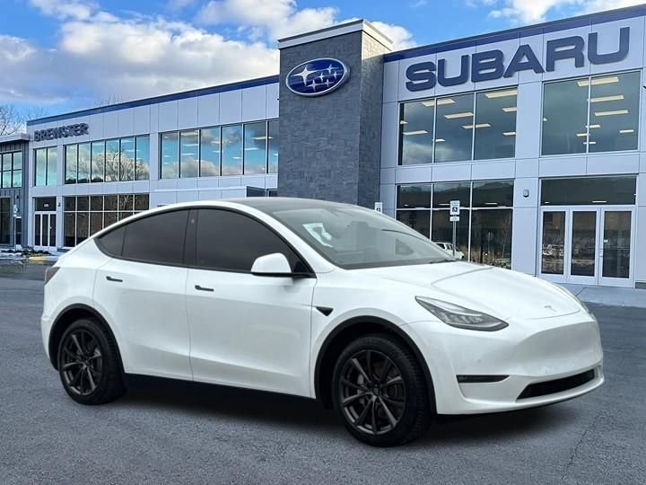 Used 2021 Tesla Model Y Long Range image 1