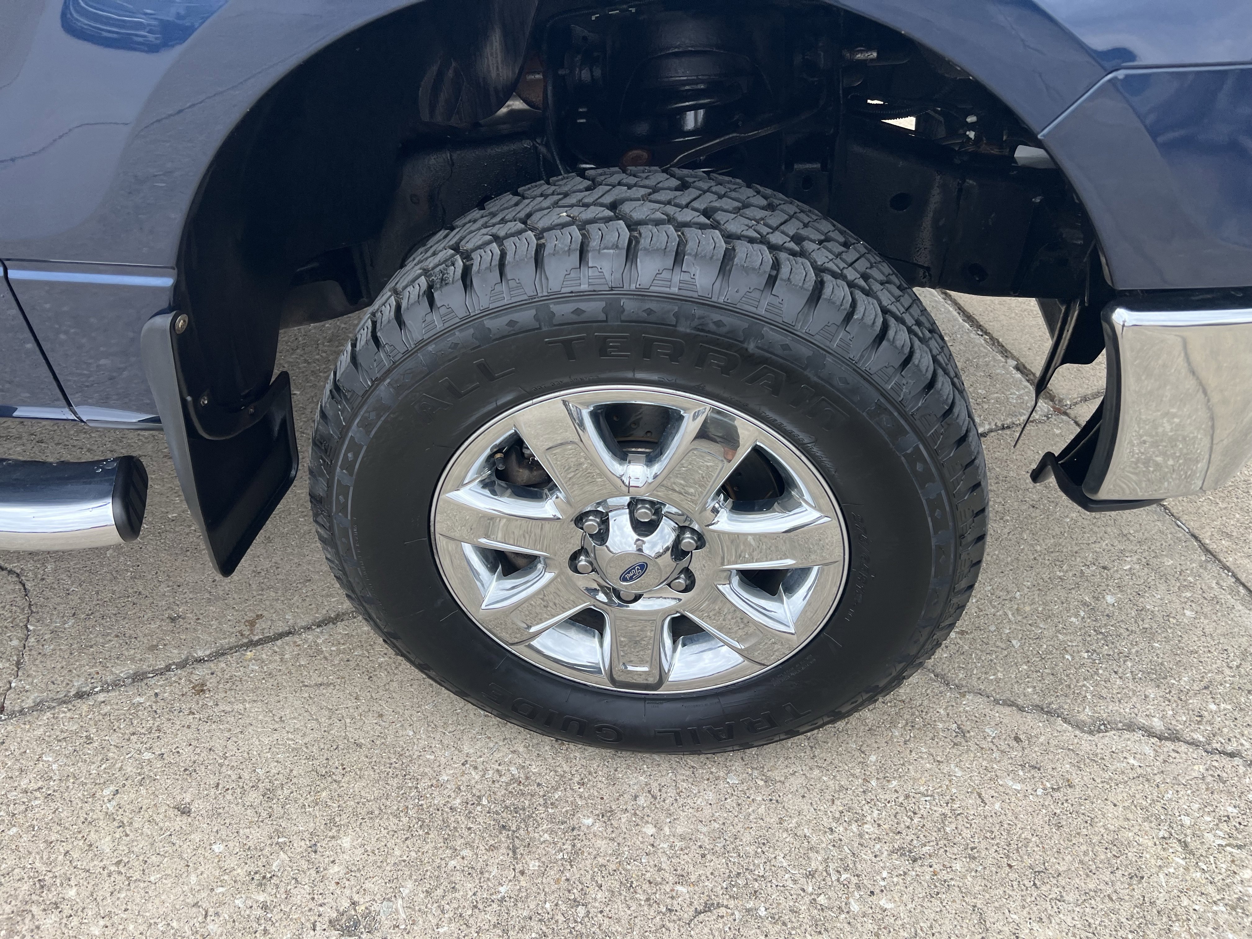 Used 2013 Ford F150 XLT w/ XLT Chrome Pkg image 2