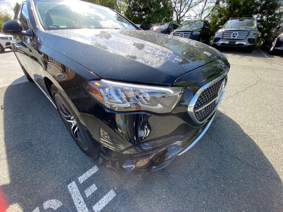 Used 2025 Mercedes-Benz E 350 4MATIC Sedan image 24