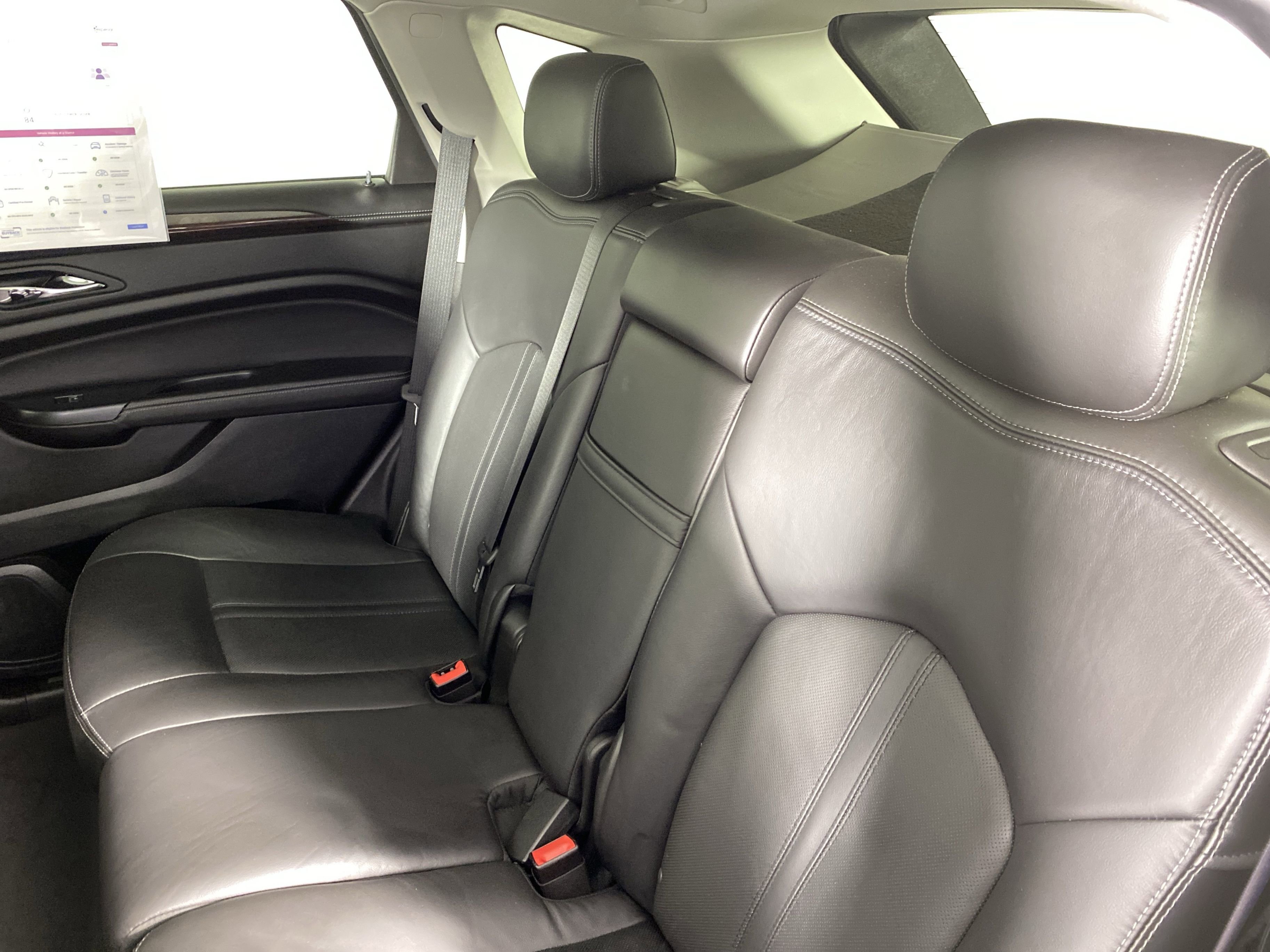 Used 2016 Cadillac SRX Luxury image 32