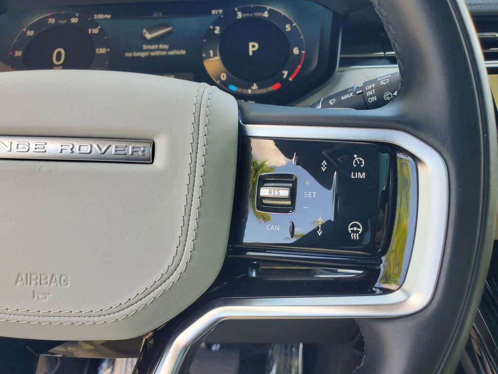 Used 2025 Land Rover Range Rover Sport SE image 26
