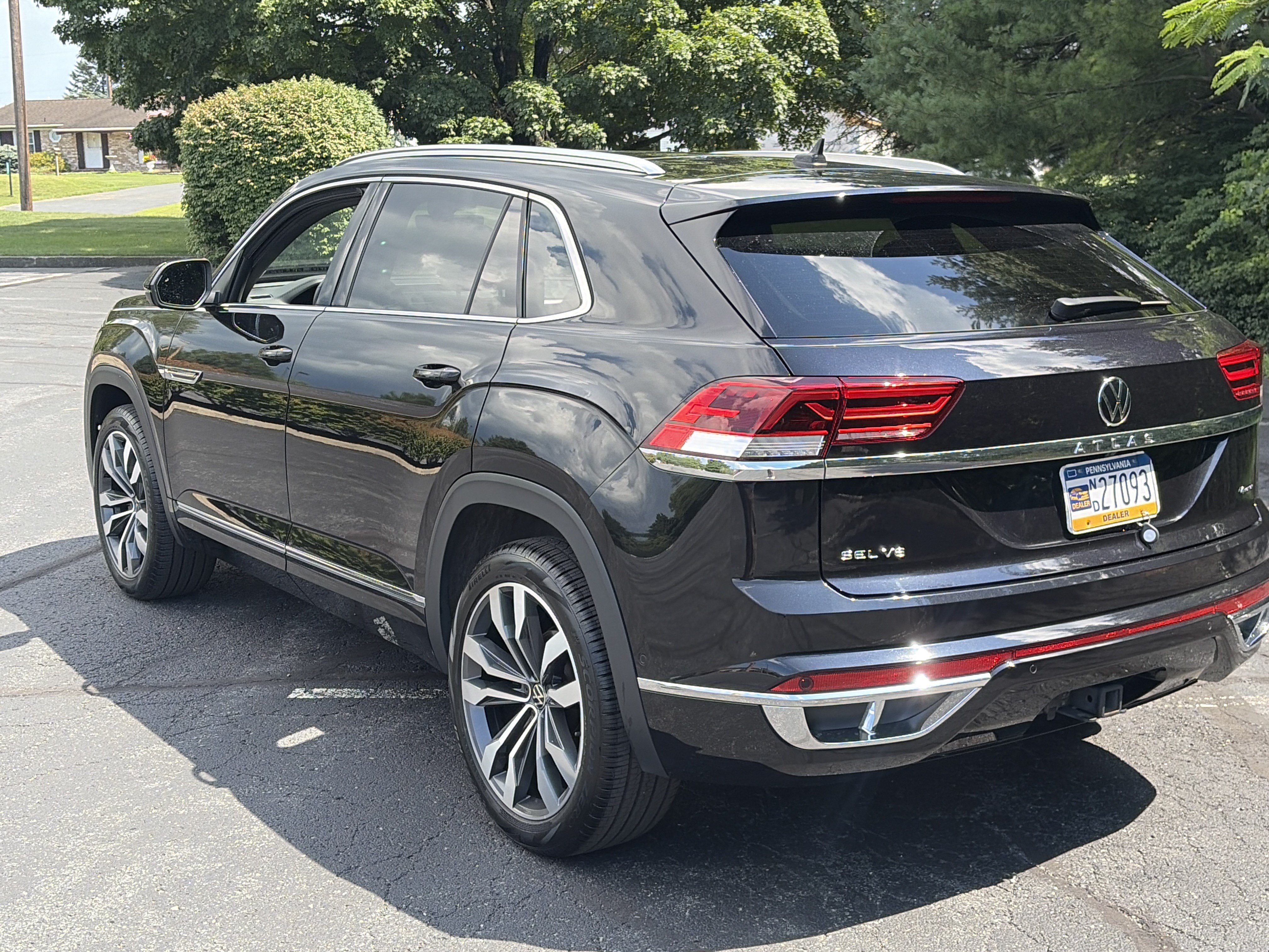 Used 2023 Volkswagen Atlas Cross Sport SEL Premium R-Line AWD/4WD image 7
