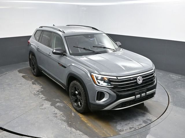 Used 2024 Volkswagen Atlas Peak Edition SEL image 32