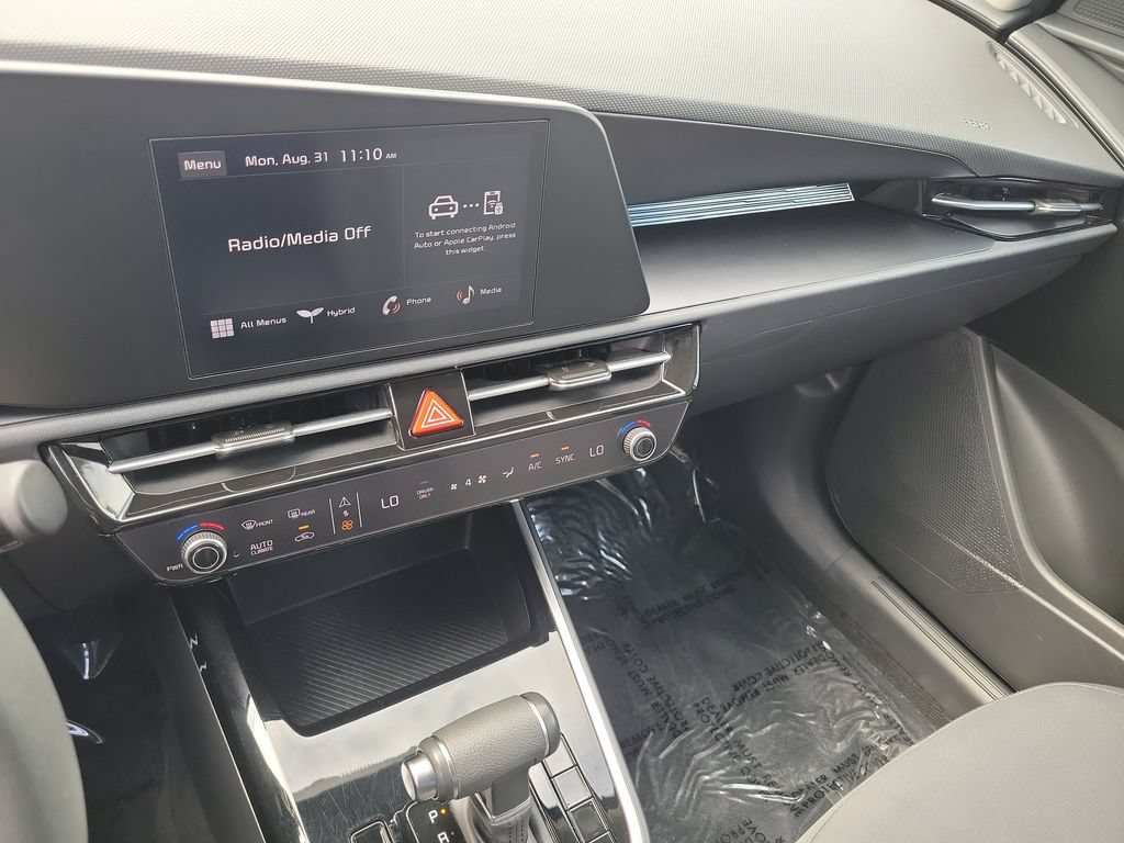Certified 2025 Kia Niro LX FWD image 14