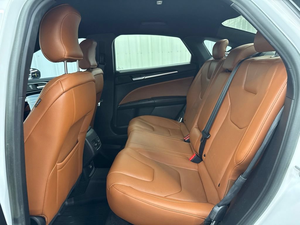 Used 2019 Ford Fusion Energi Titanium FWD image 10