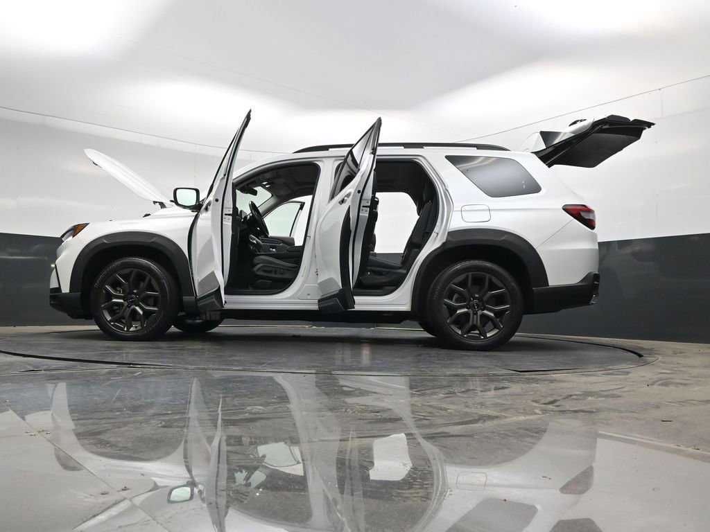 Used 2023 Honda Pilot Elite image 38