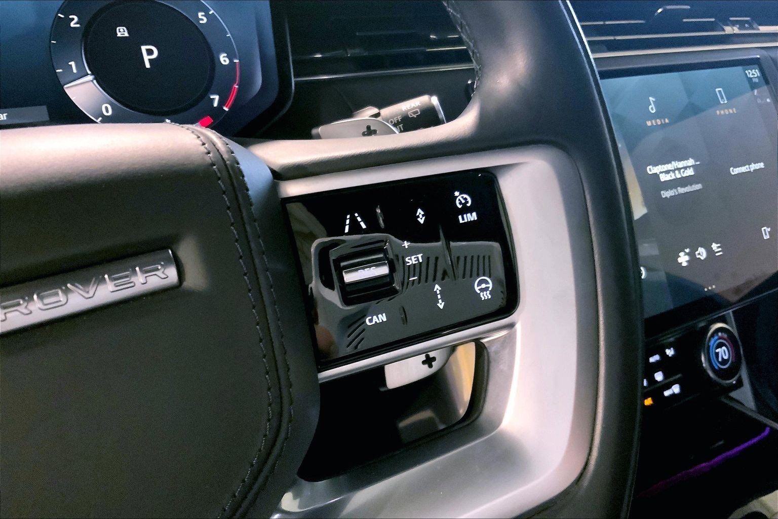 Used 2023 Land Rover Range Rover Long Wheelbase SE image 24