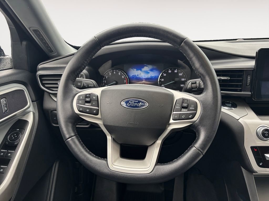 Used 2022 Ford Explorer XLT w/ Equipment Group 202A AWD/4WD image 15