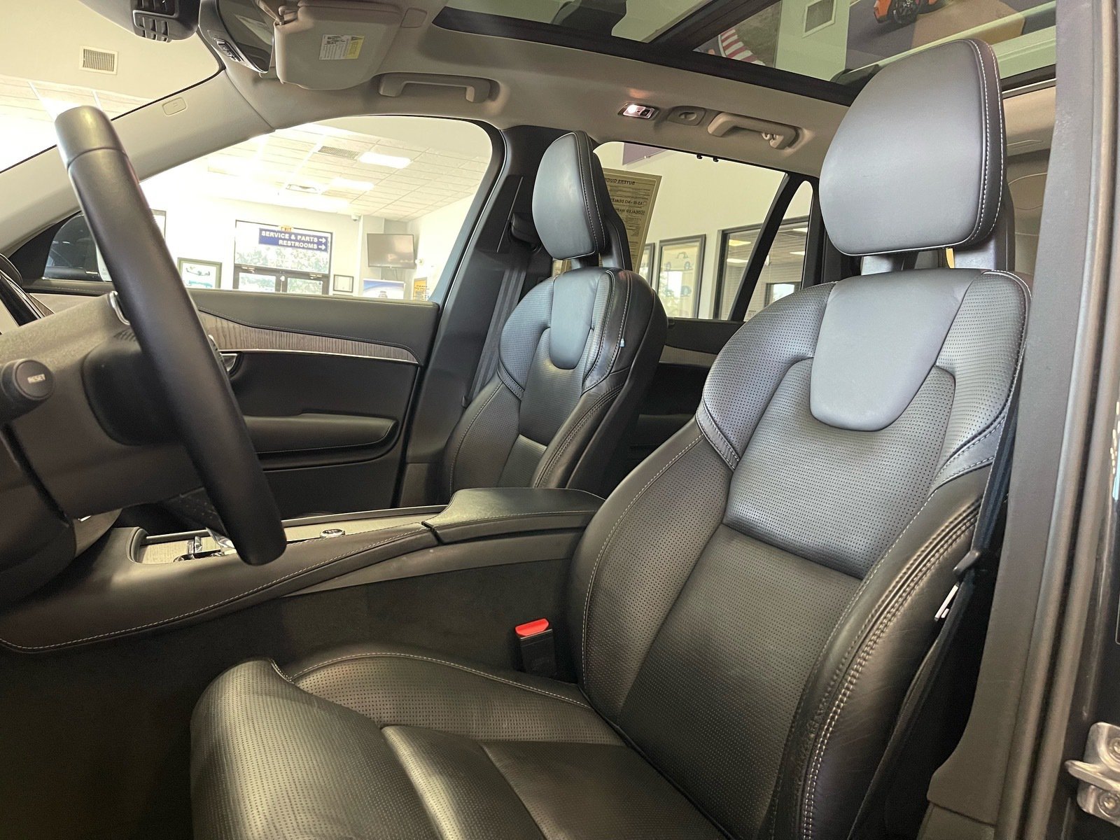Used 2021 Volvo XC90 T8 Inscription w/ Advanced Package AWD/4WD image 25
