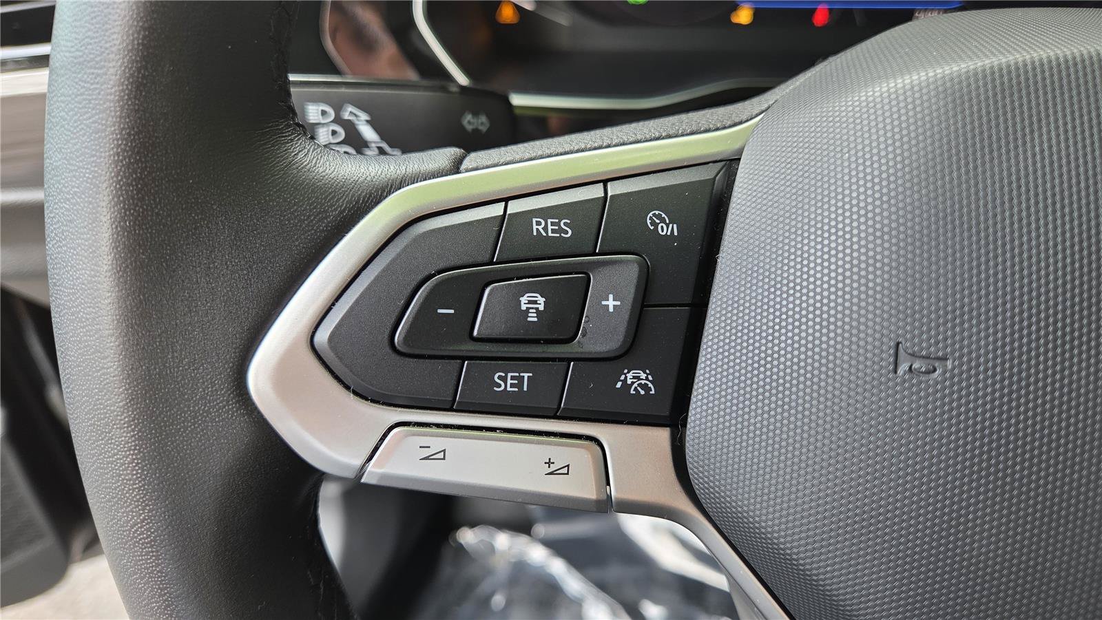 Certified 2022 Volkswagen Jetta SEL FWD image 15