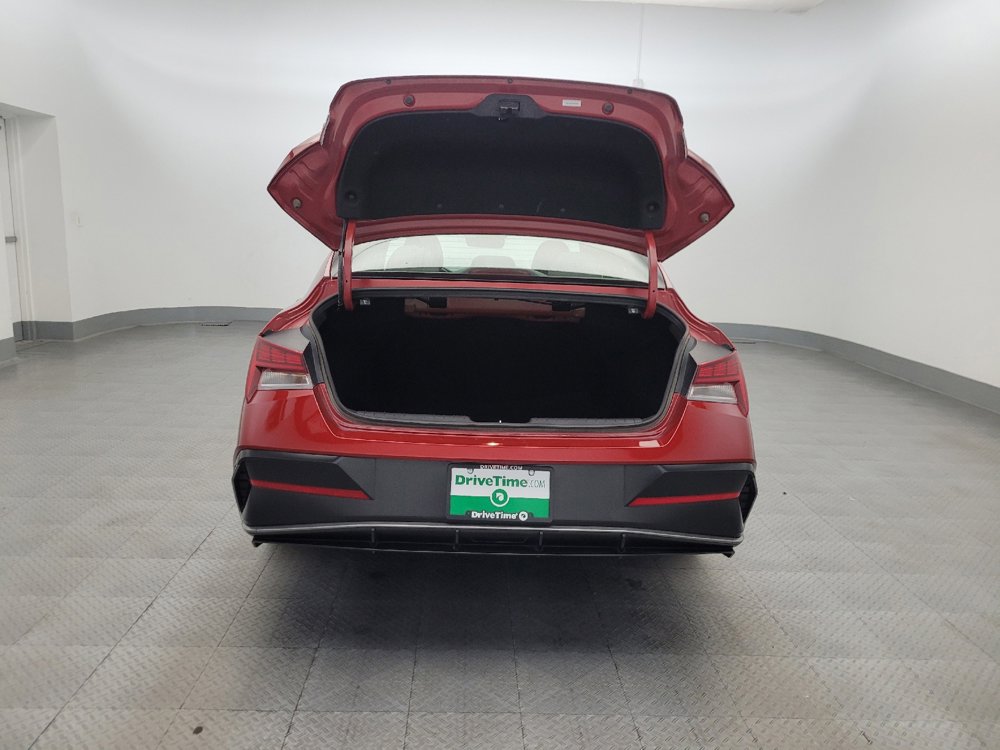 Used 2025 Hyundai Elantra SEL FWD image 29
