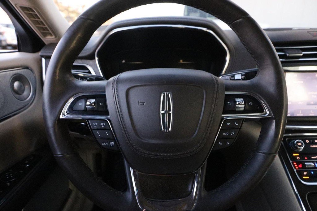 Used 2020 Lincoln Continental Reserve w/ Luxury Package image 11