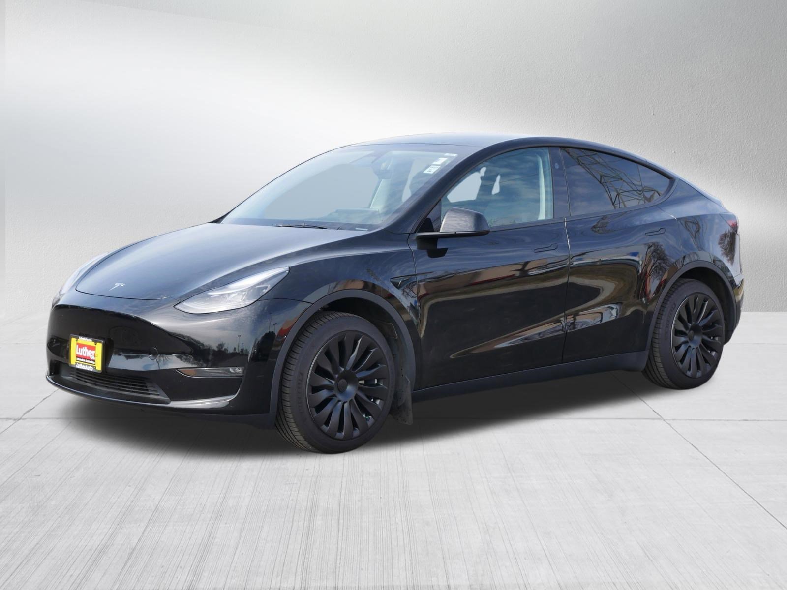 Used 2024 Tesla Model Y Long Range image 3