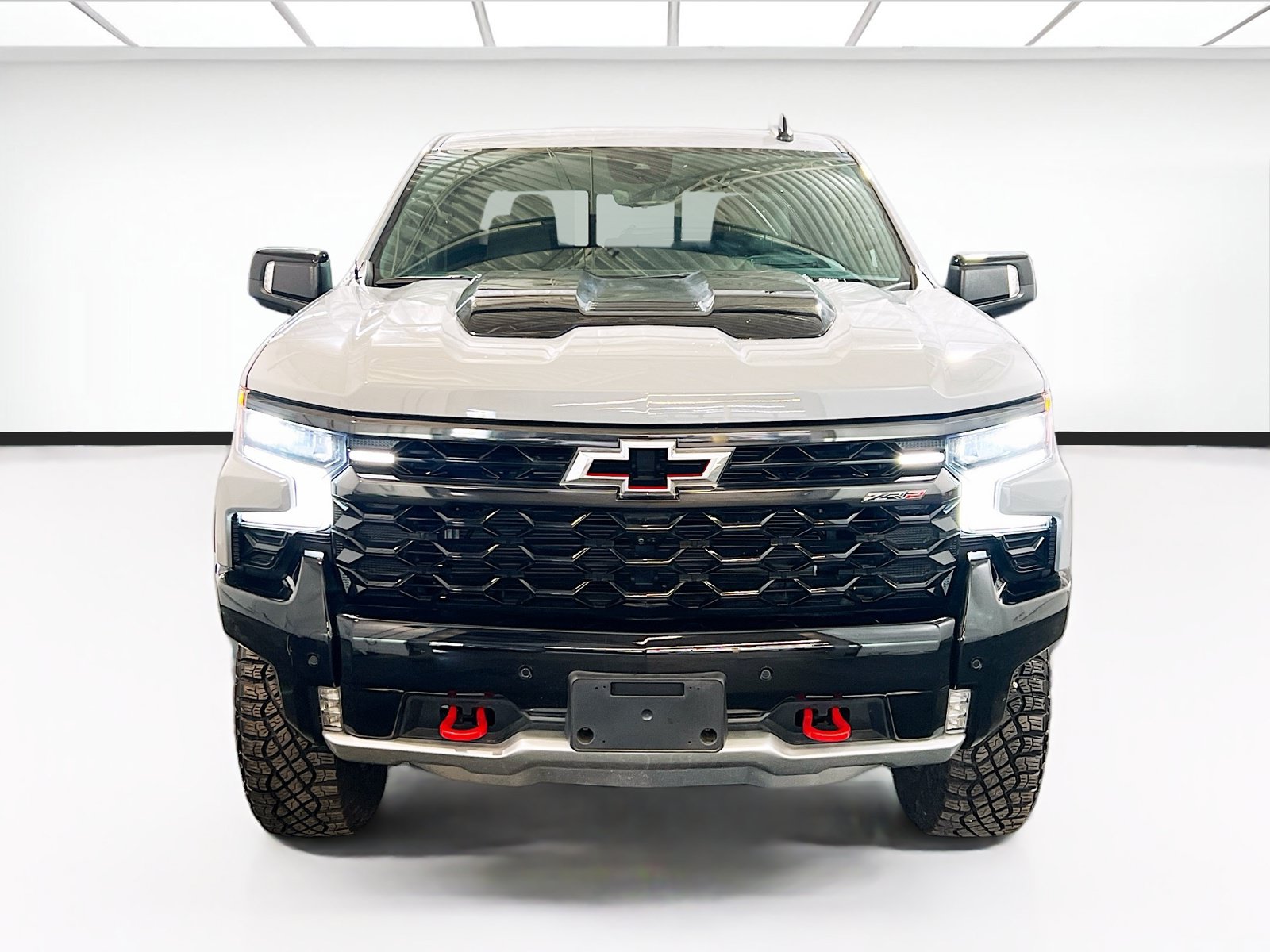Used 2025 Chevrolet Silverado 1500 ZR2 w/ Technology Package AWD/4WD image 2