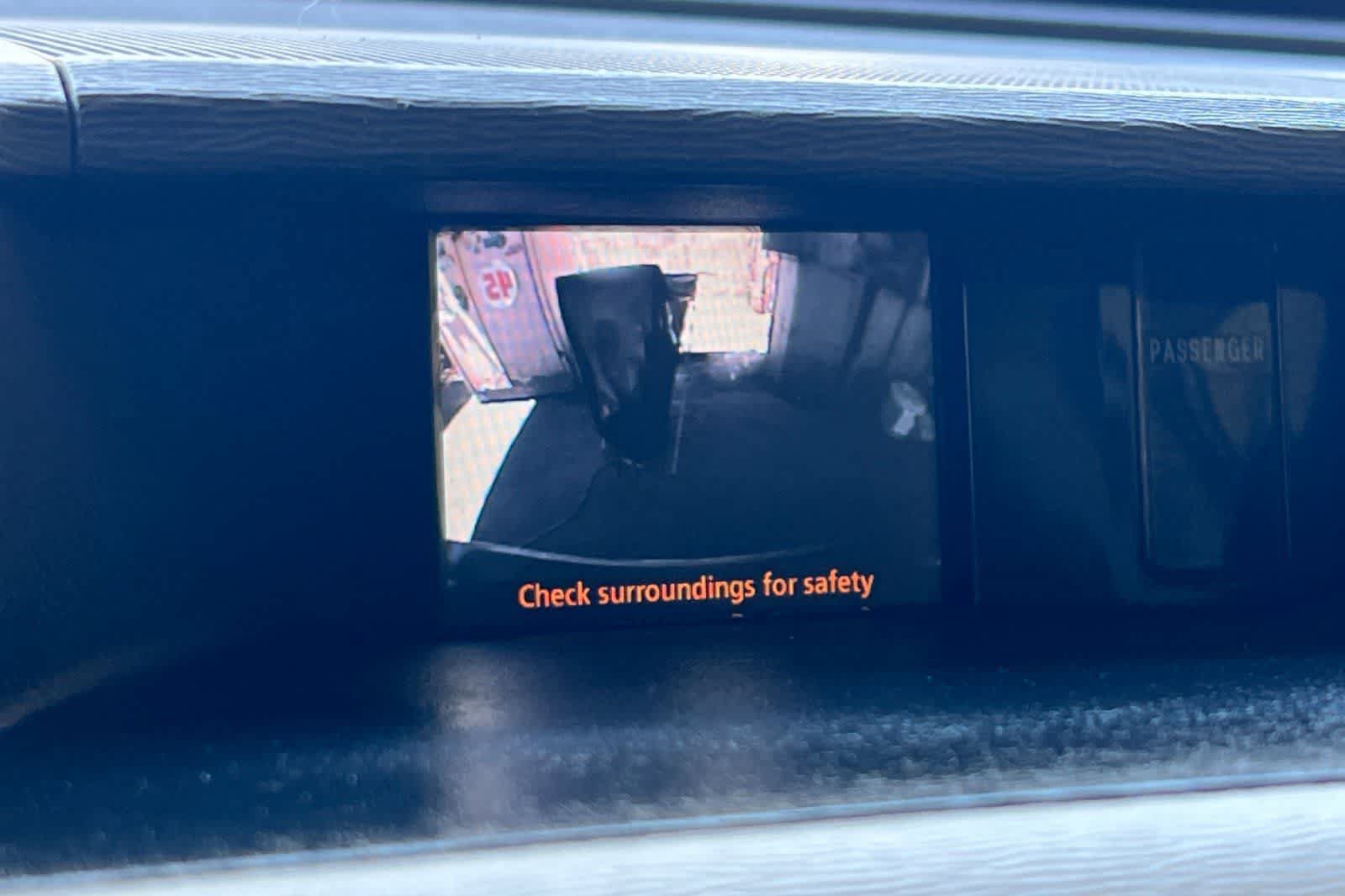 Used 2014 Toyota Sienna LE FWD image 21