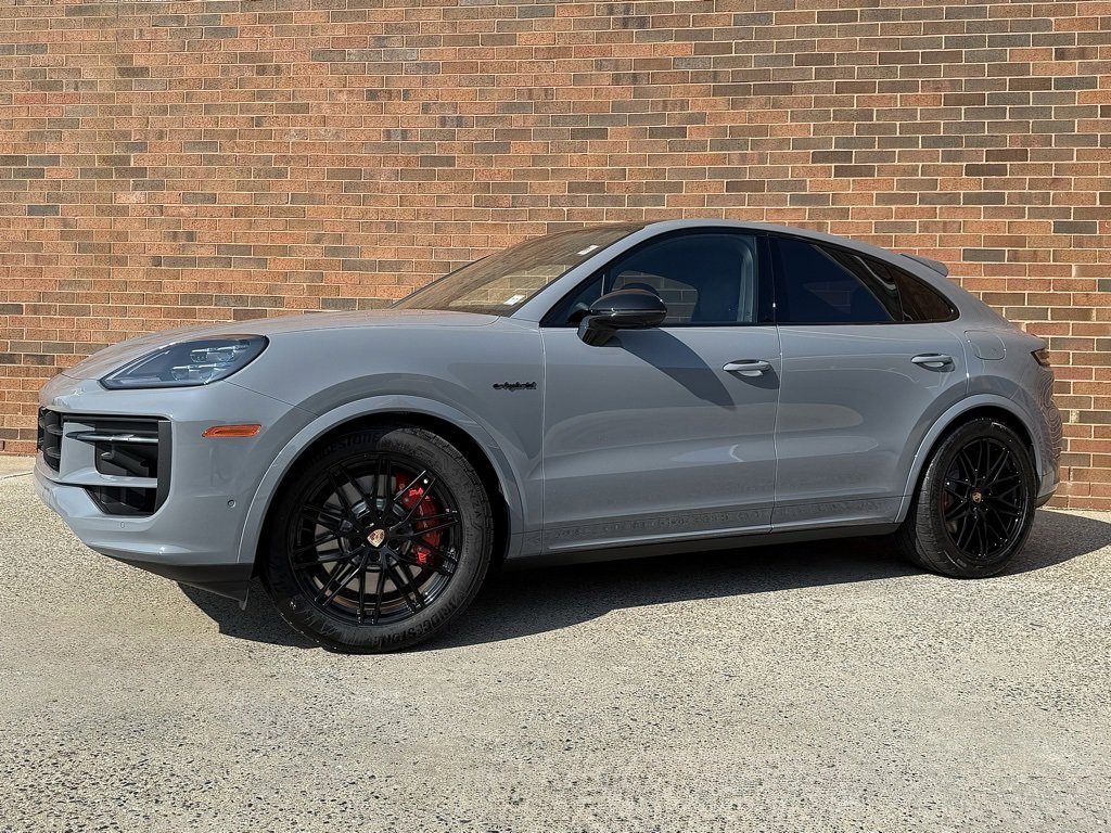 New 2026 Porsche Cayenne S image 1