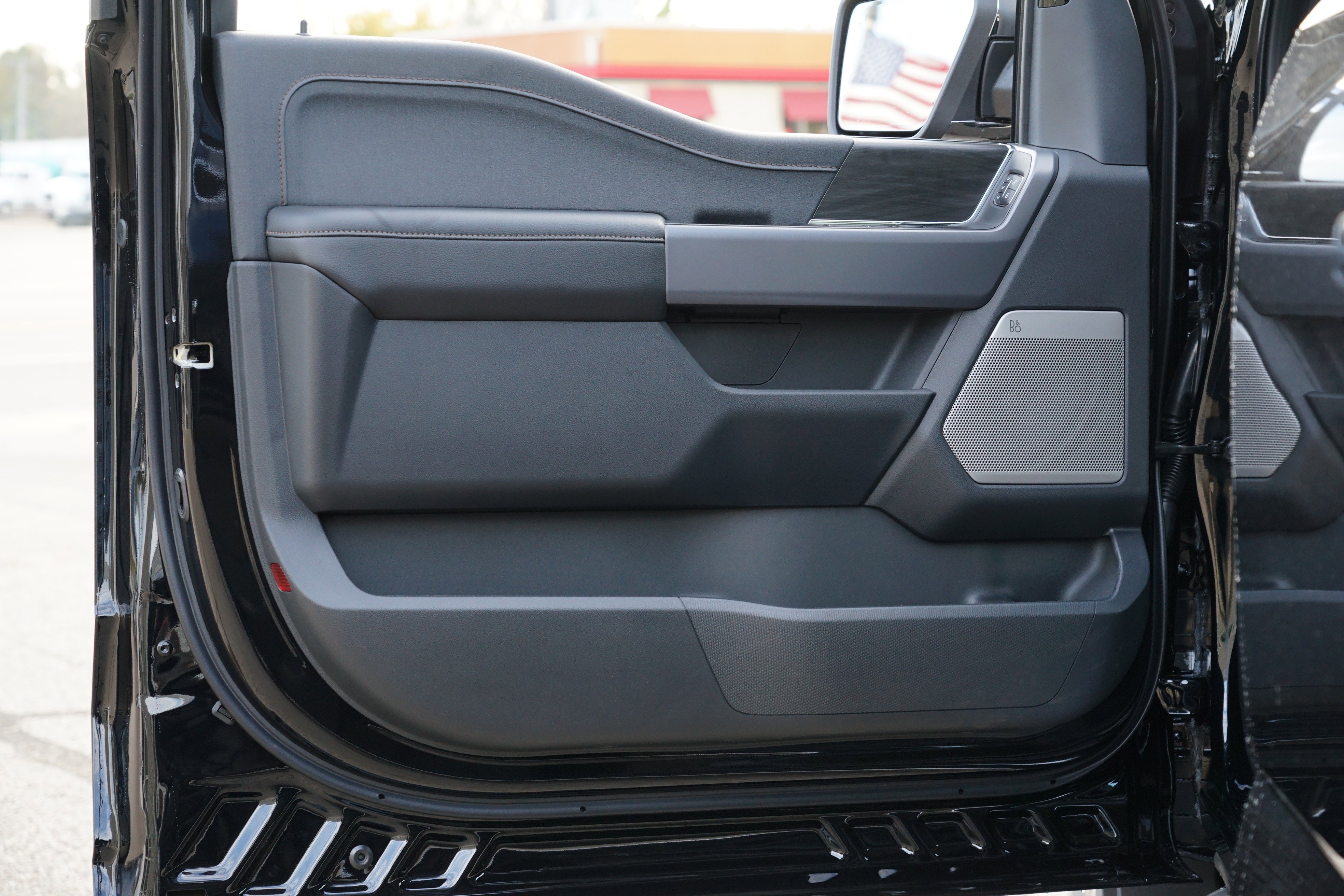 New 2025 Ford F150 Lariat w/ Equipment Group 502A High image 16