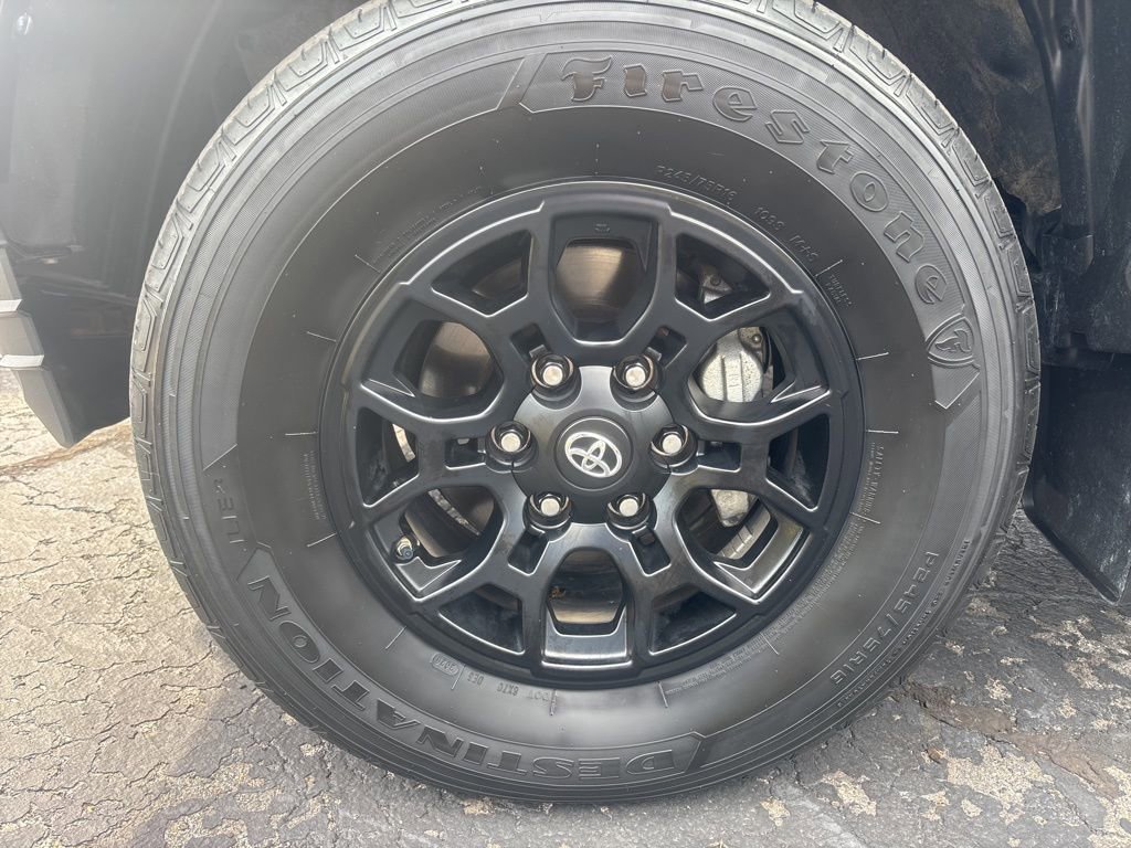 Used 2020 Toyota Tacoma SR5 image 2